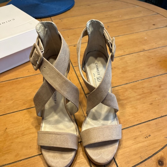 Chinese Laundry platform heels size 8 - Picture 2 of 6